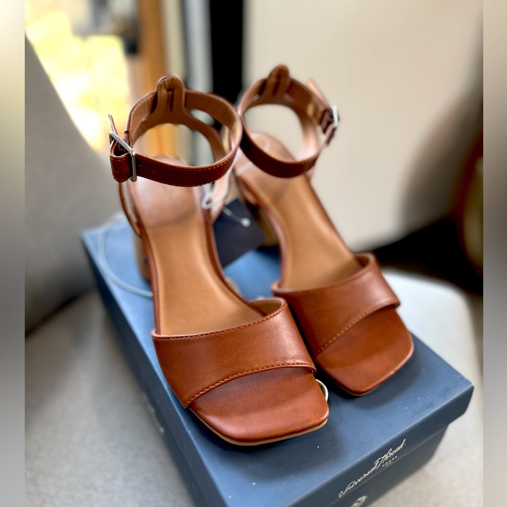 Universal Thread Woman’s Brown High Heel Sandals